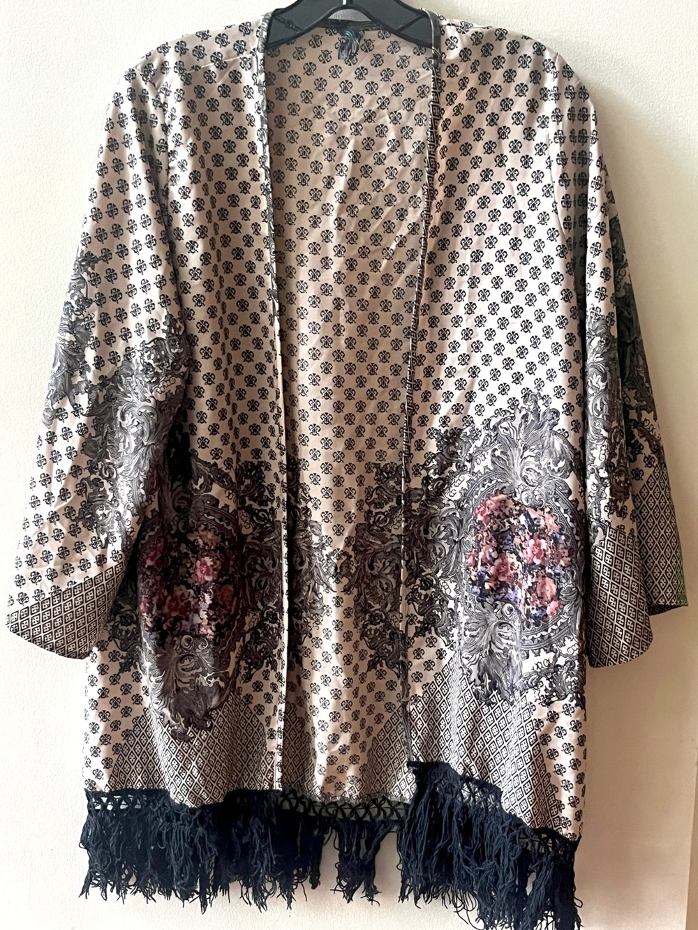 Gorgeous fringe floral pattern kimono